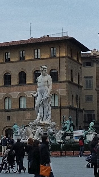 017-Piazza della Signoria - fontana del Nettuno